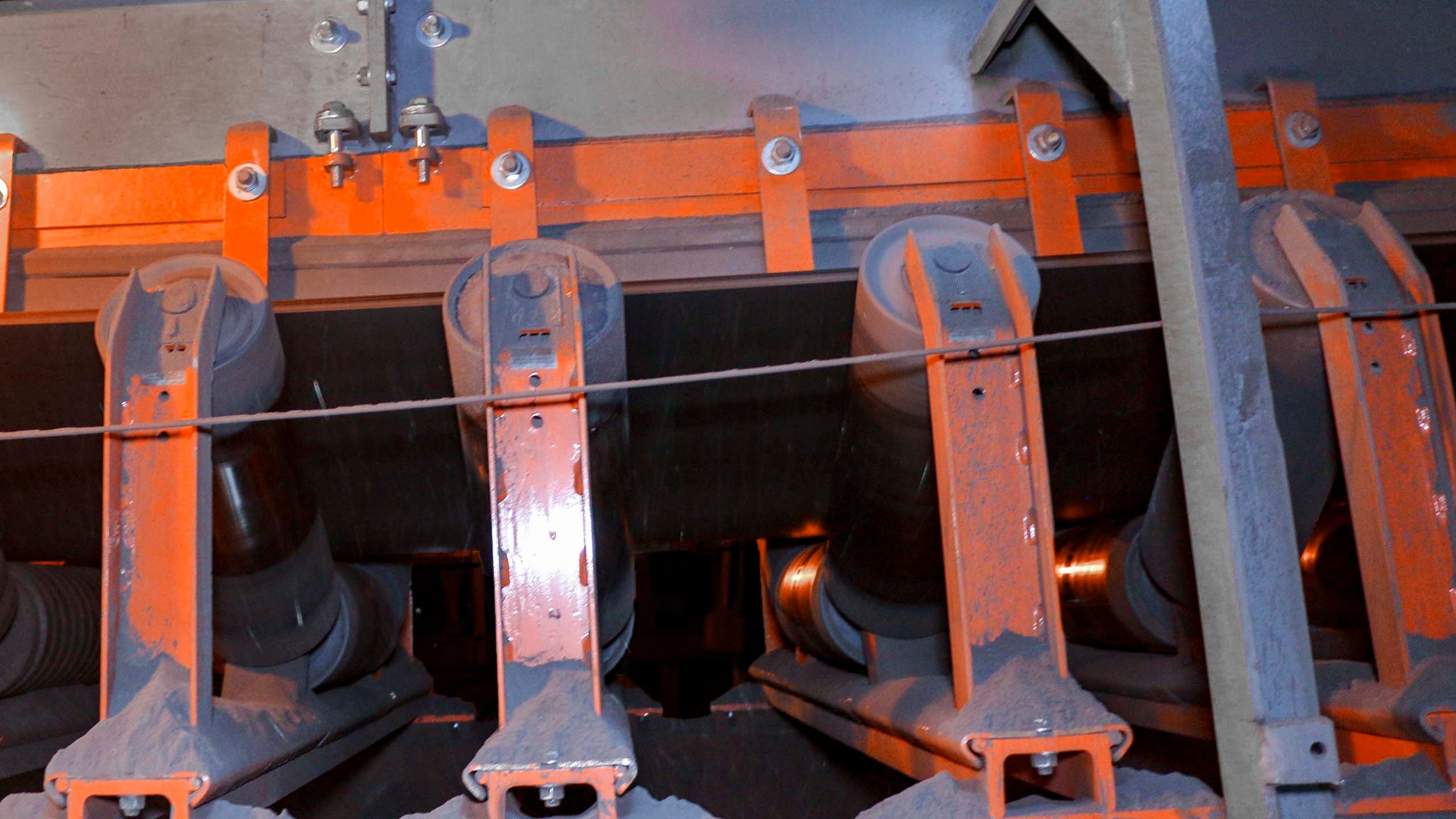 Properly supporting and sealing conveyor belts is essential ro keeping material on the belt